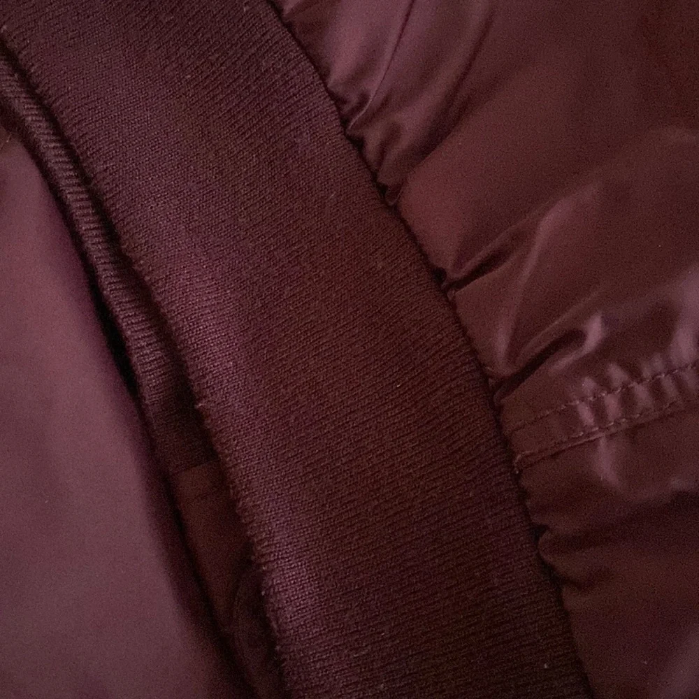 Gap Woman’s Bomber Jacket . Size Small . Burgundy color. - Picture 13 of 14